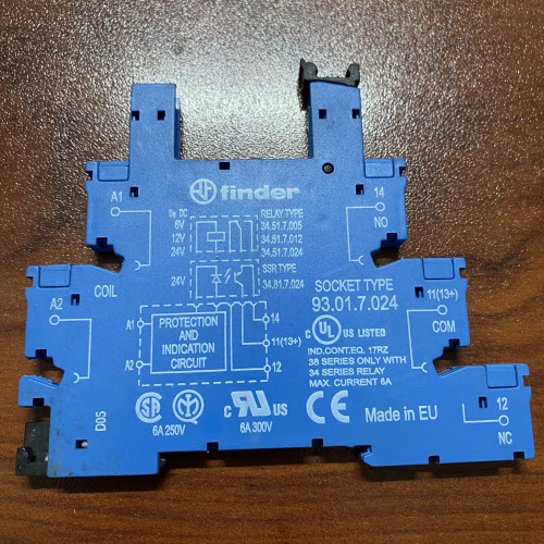 Finder soket type 93.01.7.24